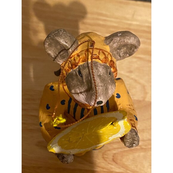Vintage Paper Mache Handmade Mouse Figurine w/ Lemon Slice Ornament Philippines - Picture 5 of 7